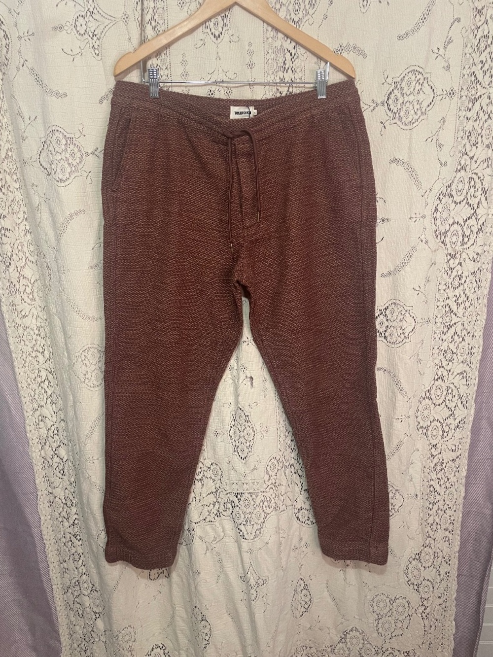 Taylor Stitch: Après Pant in a textured black cherry sashiko fabric